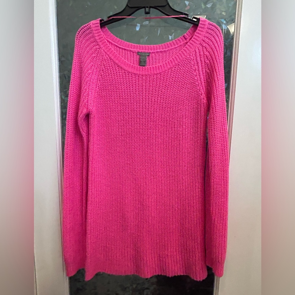 Charlotte Russe Pink Crew Neck Sweater with Ribbed Texture B1